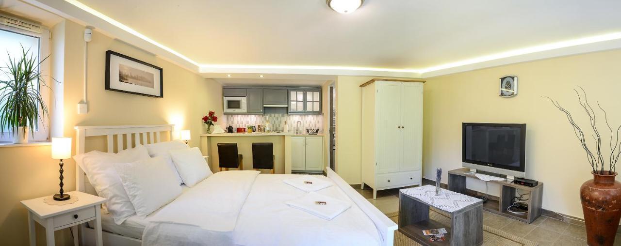 Terrace Apartments เอ็กเกอร์ ภายนอก รูปภาพ